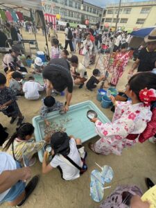 4楽しい金魚すくい